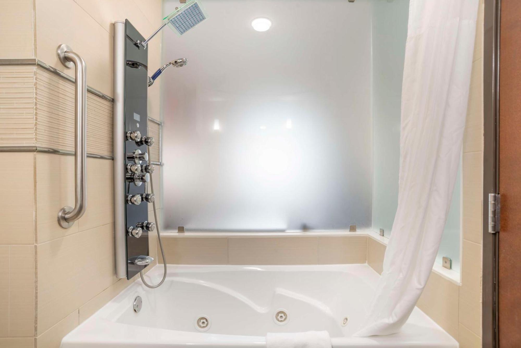Best Western Plus Flowood Inn & Suites Exterior photo